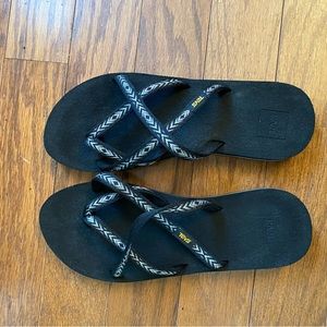 Tevas size 10 never worn